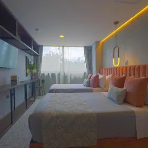 4* Hotel Glow